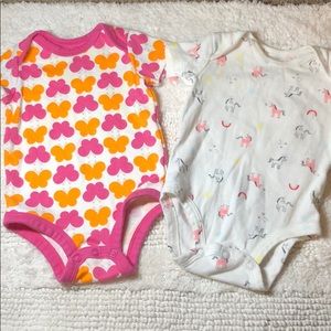 🌻Bundle of 2 Onesies Size 3 mo